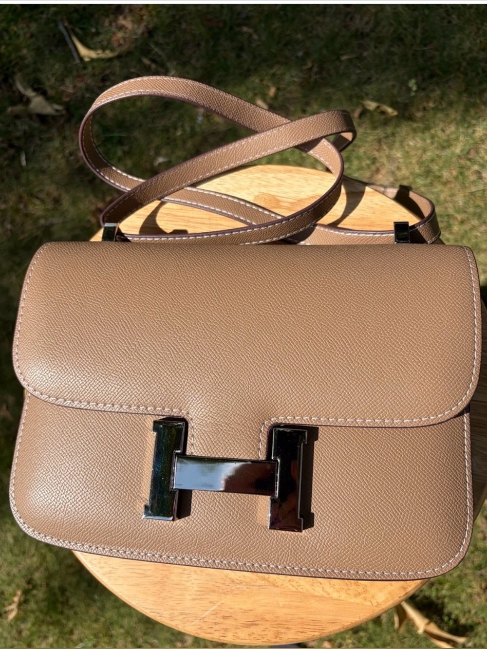 Silver Hardware Real Leather Shoulder/Crossbody bag with and H Closure - Picture 3 of 12